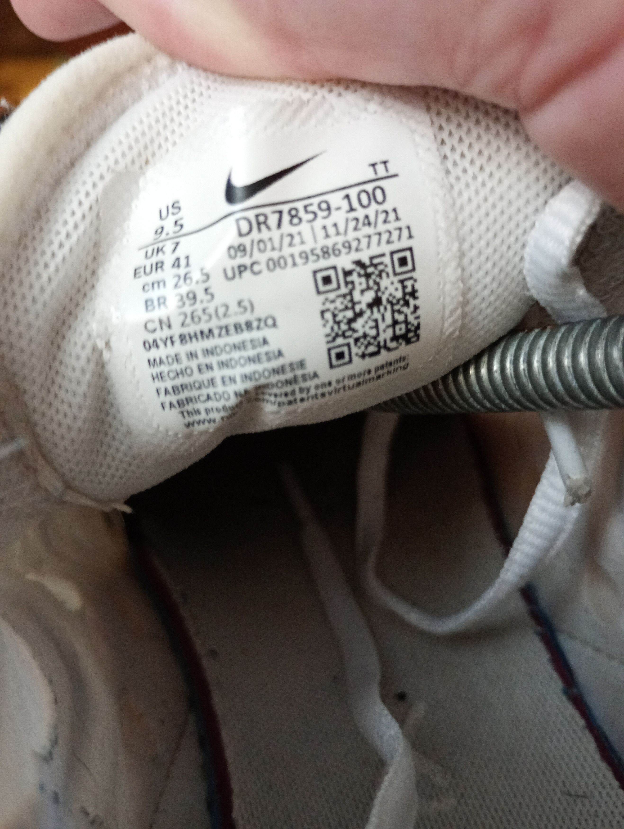 Nike Nike Air Max 270 Sneakers DR7859-100 Size US 8 / EU 41 - 17 Thumbnail