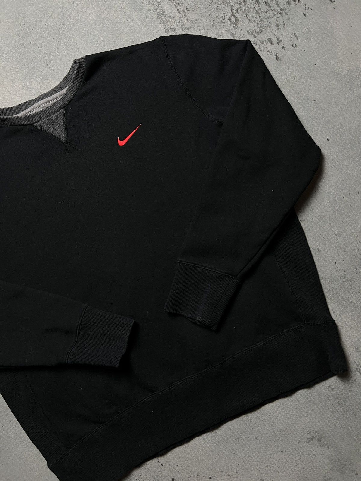 Nike Vintage Crewneck Nike boxy small swoosh y2k fits logo USA 🇺🇸 Size US XL / EU 56 / 4 - 4 Thumbnail