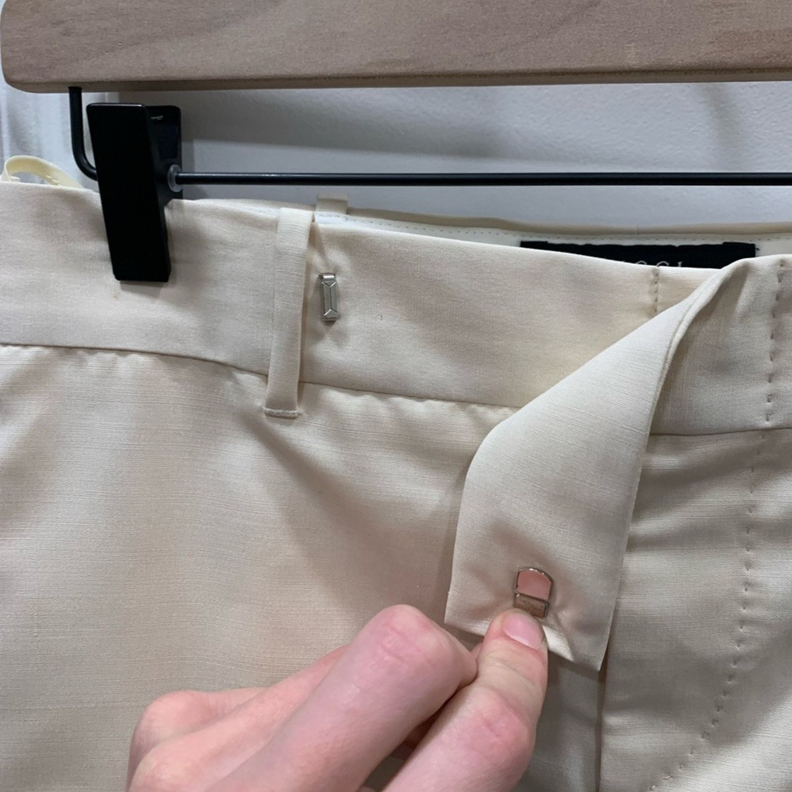 Gucci Vintage Gucci Tom Ford Beige Tan Knee Length Skirt NWT 38 2 Size 26" / US 2 / IT 38 - 3 Thumbnail