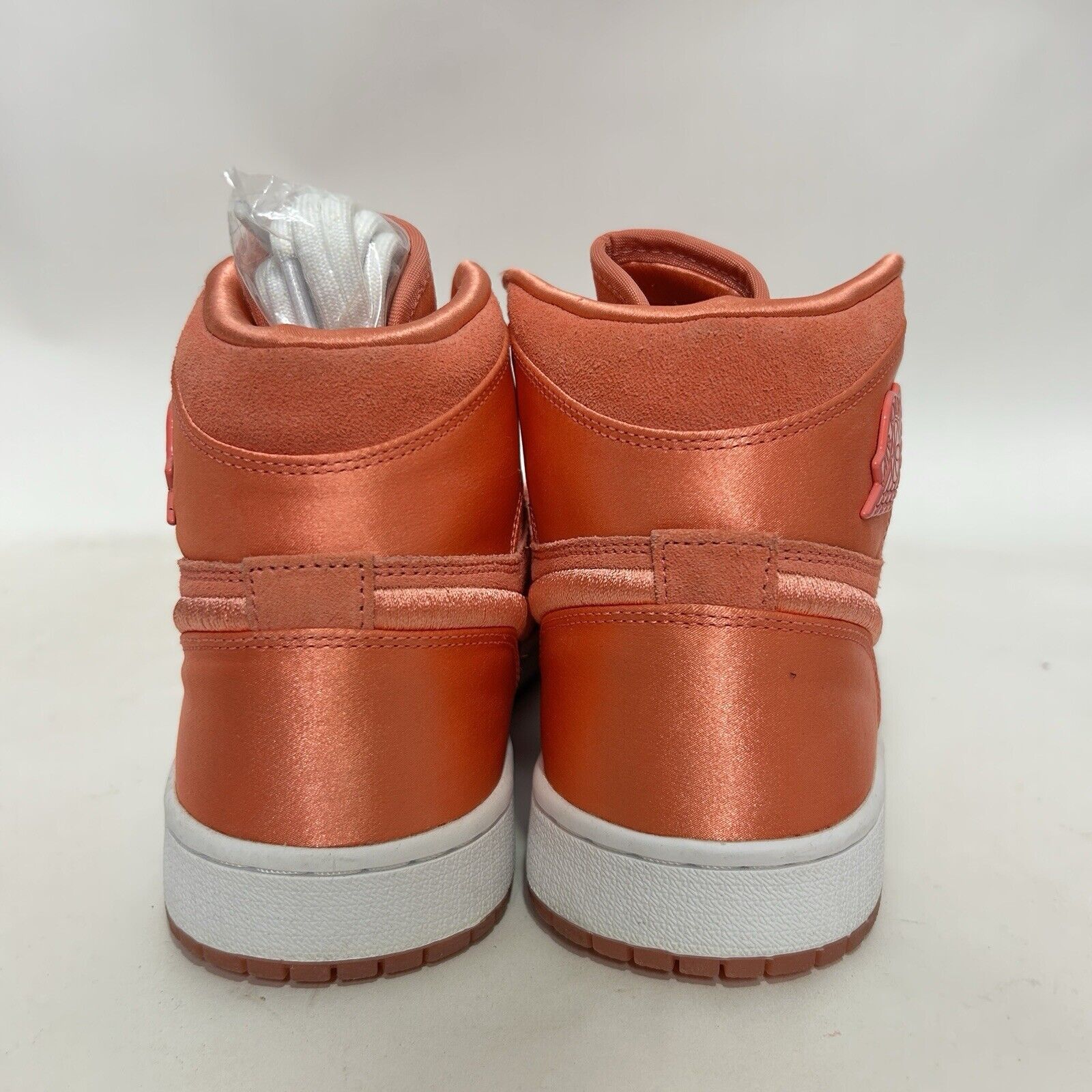 Nike Nike Air Jordan 1 Retro High WMNS Season of Her “Sunblush” Size US 10 / IT 40 - 4 Thumbnail