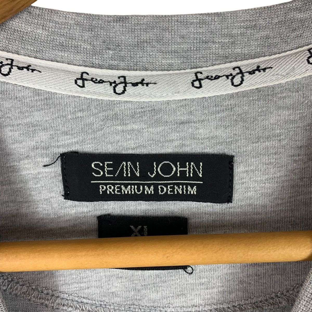 Sean John SEAN JOHN embroidery spellout big grey tee Size US XL / EU 56 / 4 - 3 Thumbnail