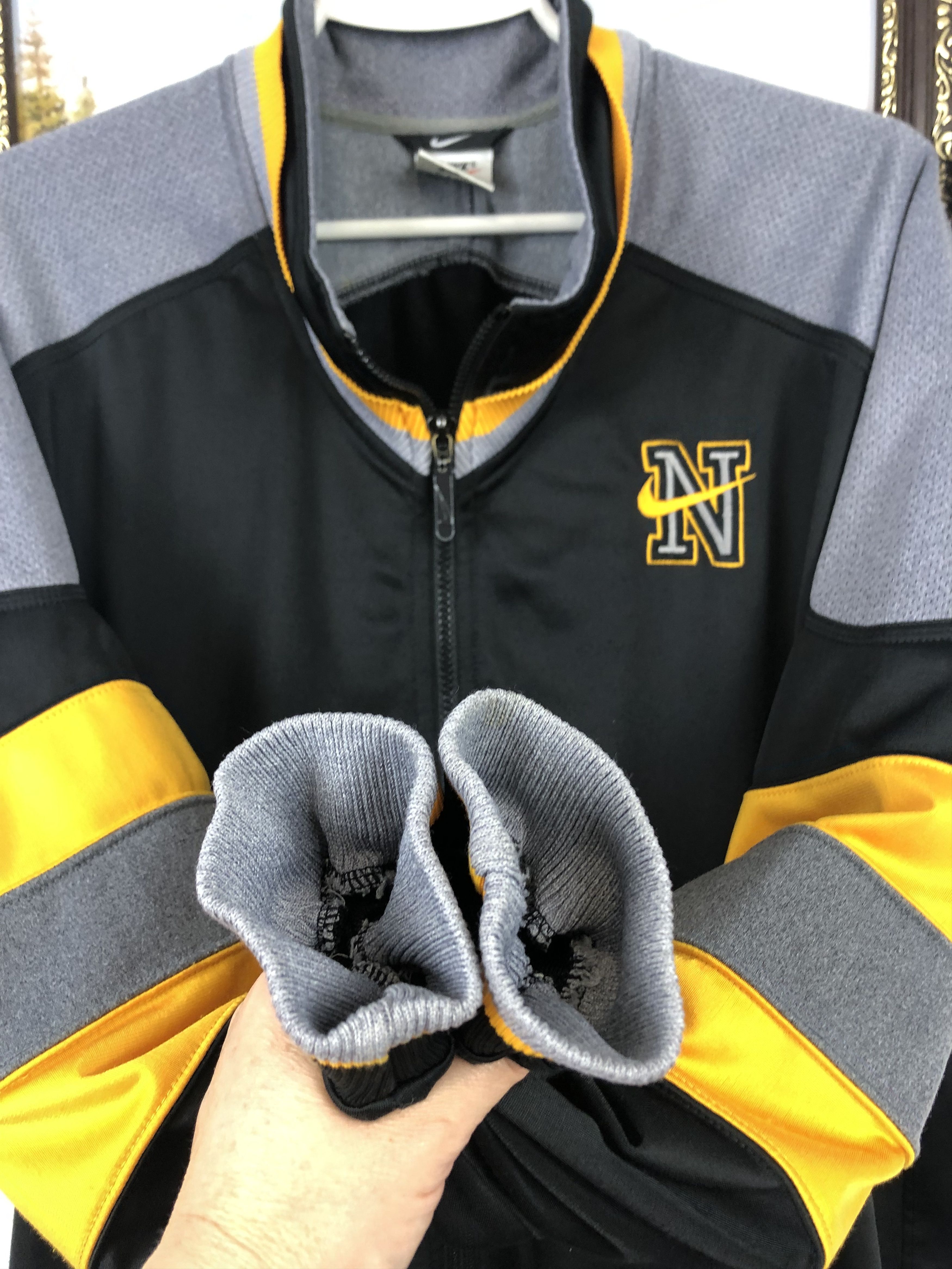 Nike Vintage Nike Swoosh Sweatshirt Jacket Rare Hype Track Top Size US L / EU 52-54 / 3 - 10 Thumbnail