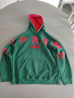 Supreme spread logo on sale hoodie