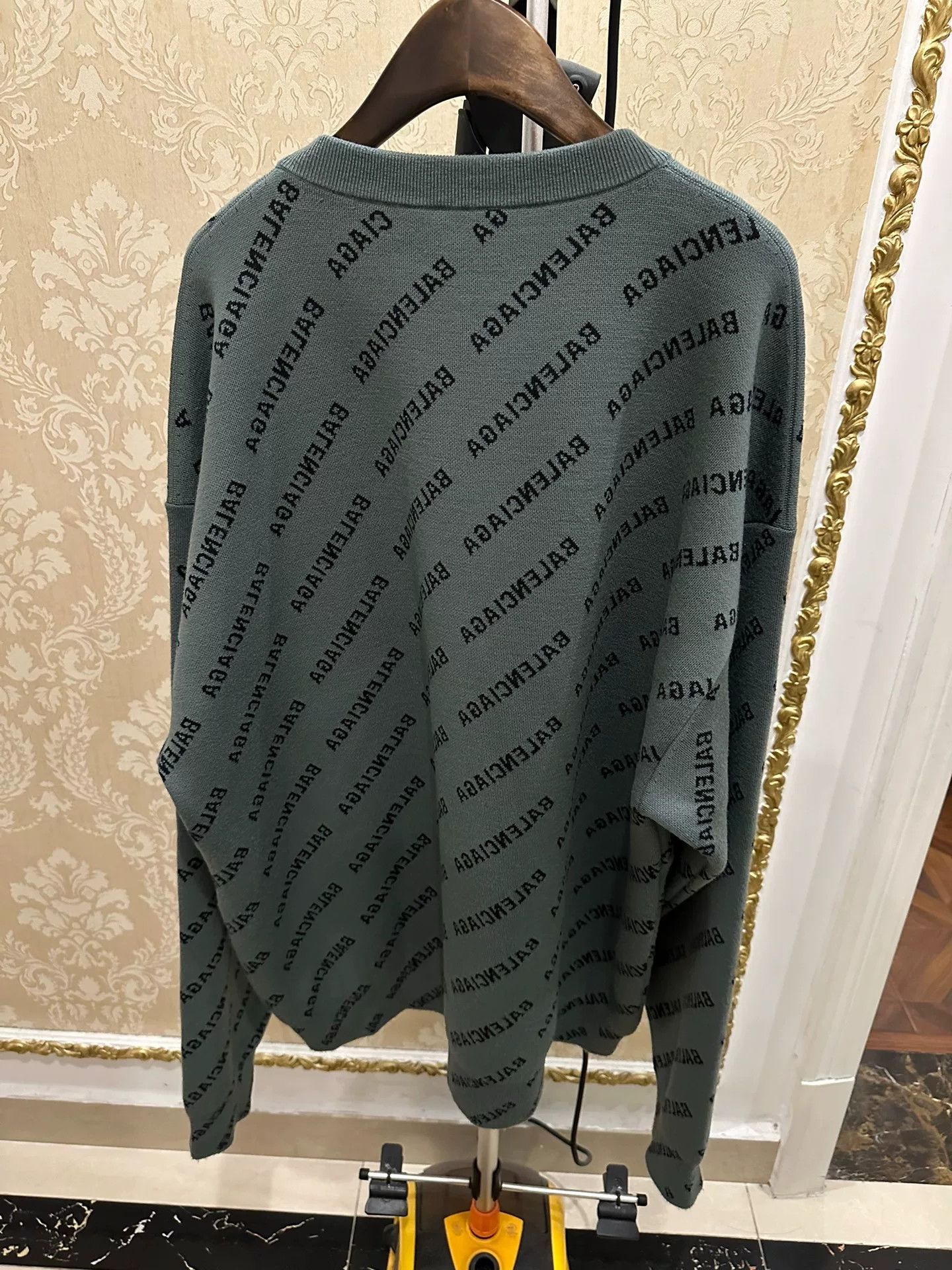 Balenciaga balenciaga knitted logo sweatshirt in green Size US M / EU 48-50 / 2 - 2 Thumbnail