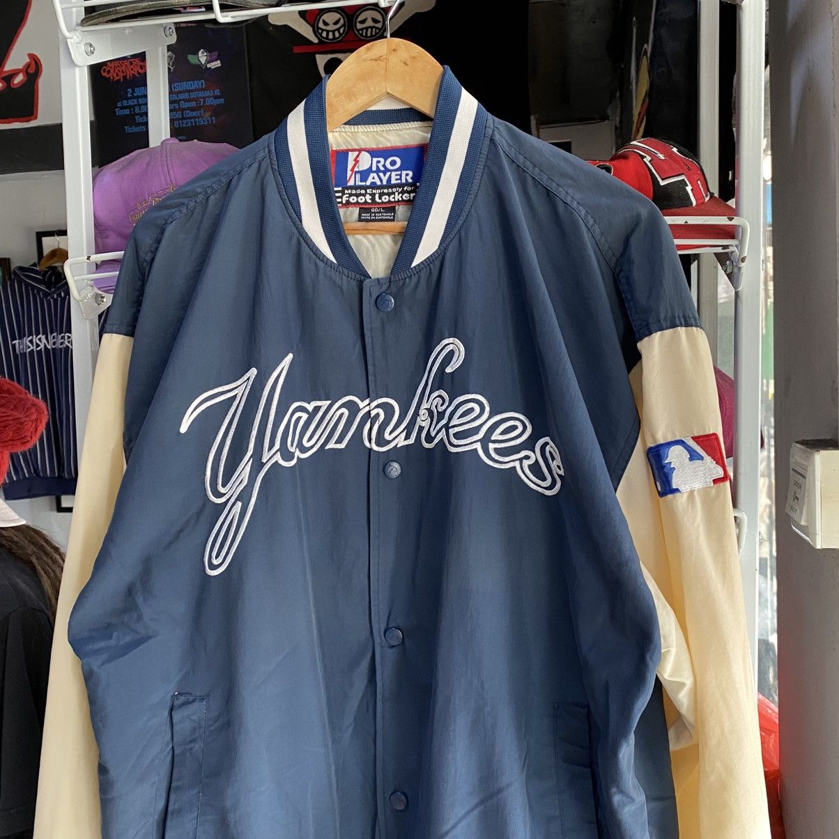 New York Yankees Vintage New York Yankees By Pro Player Foot Locker Varsity Size US L / EU 52-54 / 3 - 3 Thumbnail