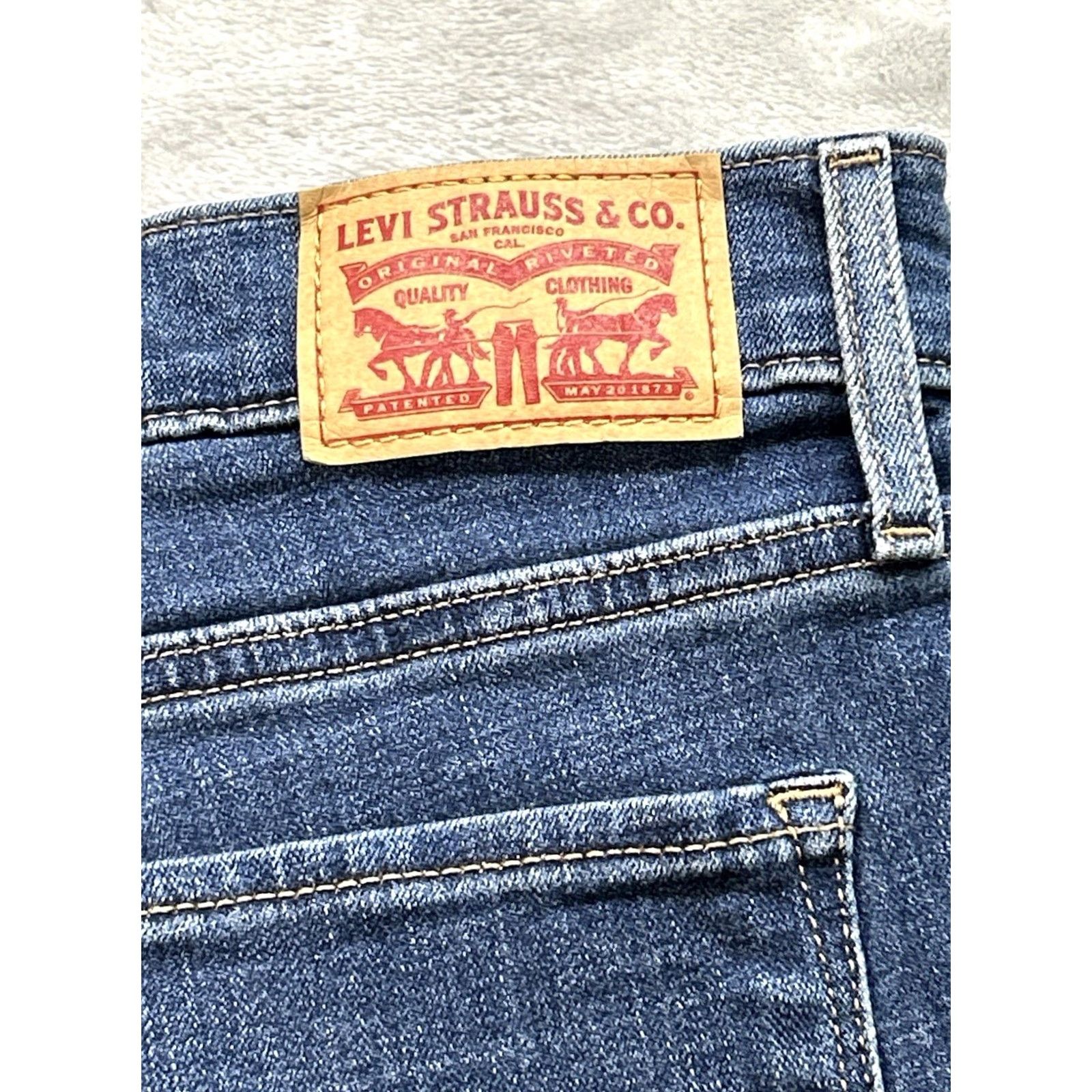 Levi's Levi's 311 Shaping Skinny Jeans Womens 30 Blue Mid Rise 5-Pocket Stretch Denim Vintage No (N/A) Size 30" / US 8 / IT 44 - 6 Thumbnail
