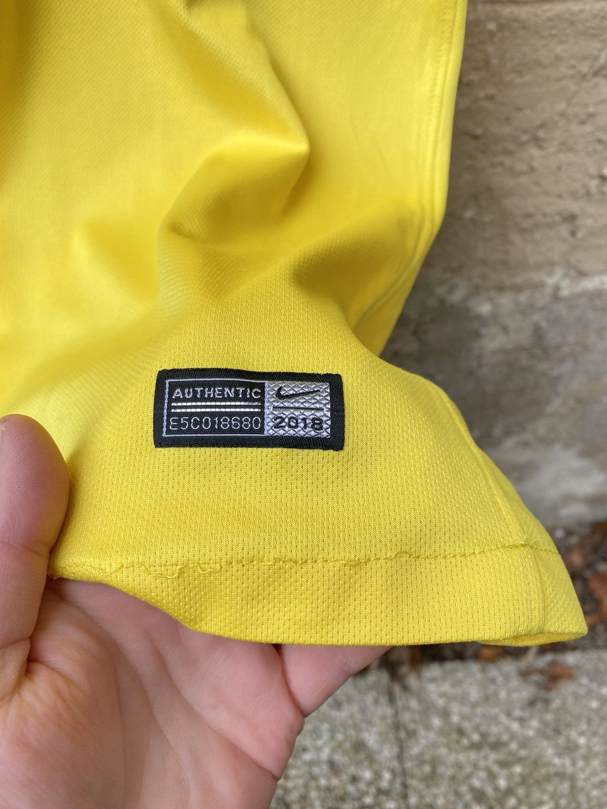 Nike Brazil 2018 2019 Nike Football Soccer Jersey France Spain Size US L / EU 52-54 / 3 - 6 Thumbnail