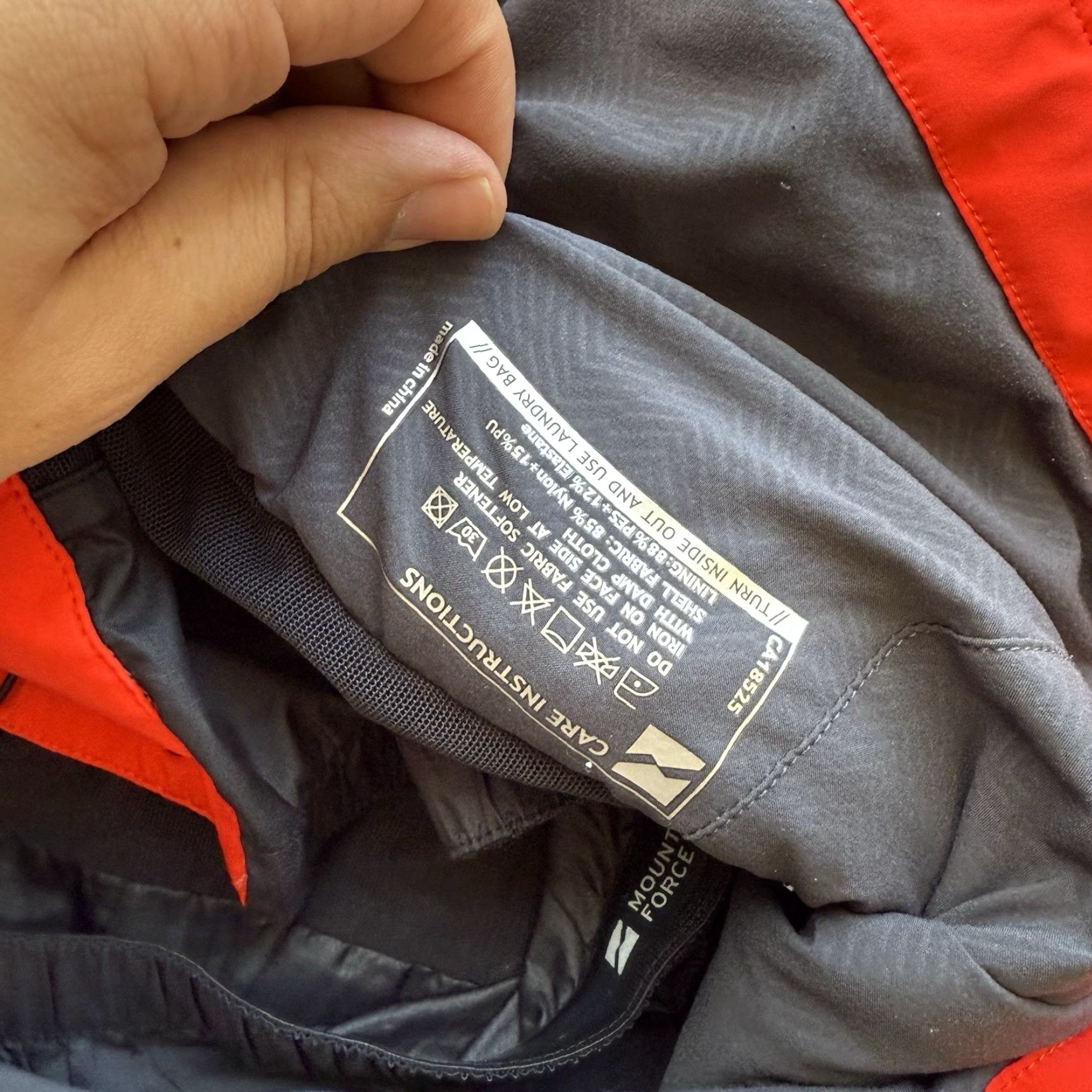 Vintage Mountain Force Jacket 50 Red Full Zip Insulated Winter Outerwear Ski Coat Parka Men Size US M / EU 48-50 / 2 - 7 Thumbnail