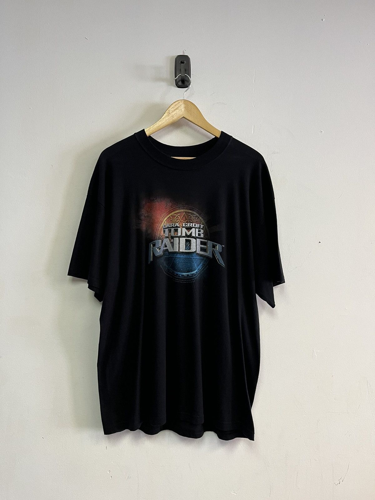 Vintage 2001 Lara Croft Tomb Raider Tee Size US XL / EU 56 / 4 - 1 Thumbnail