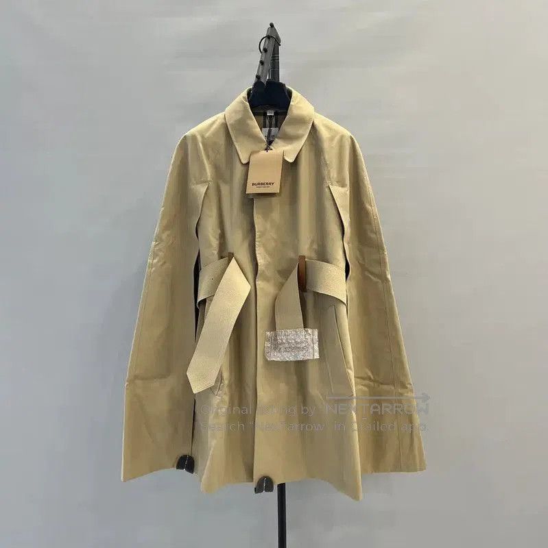 Burberry Burberry Khaki Long Trench Coat for Women. Size S / US 4 / IT 40 - 1 Thumbnail