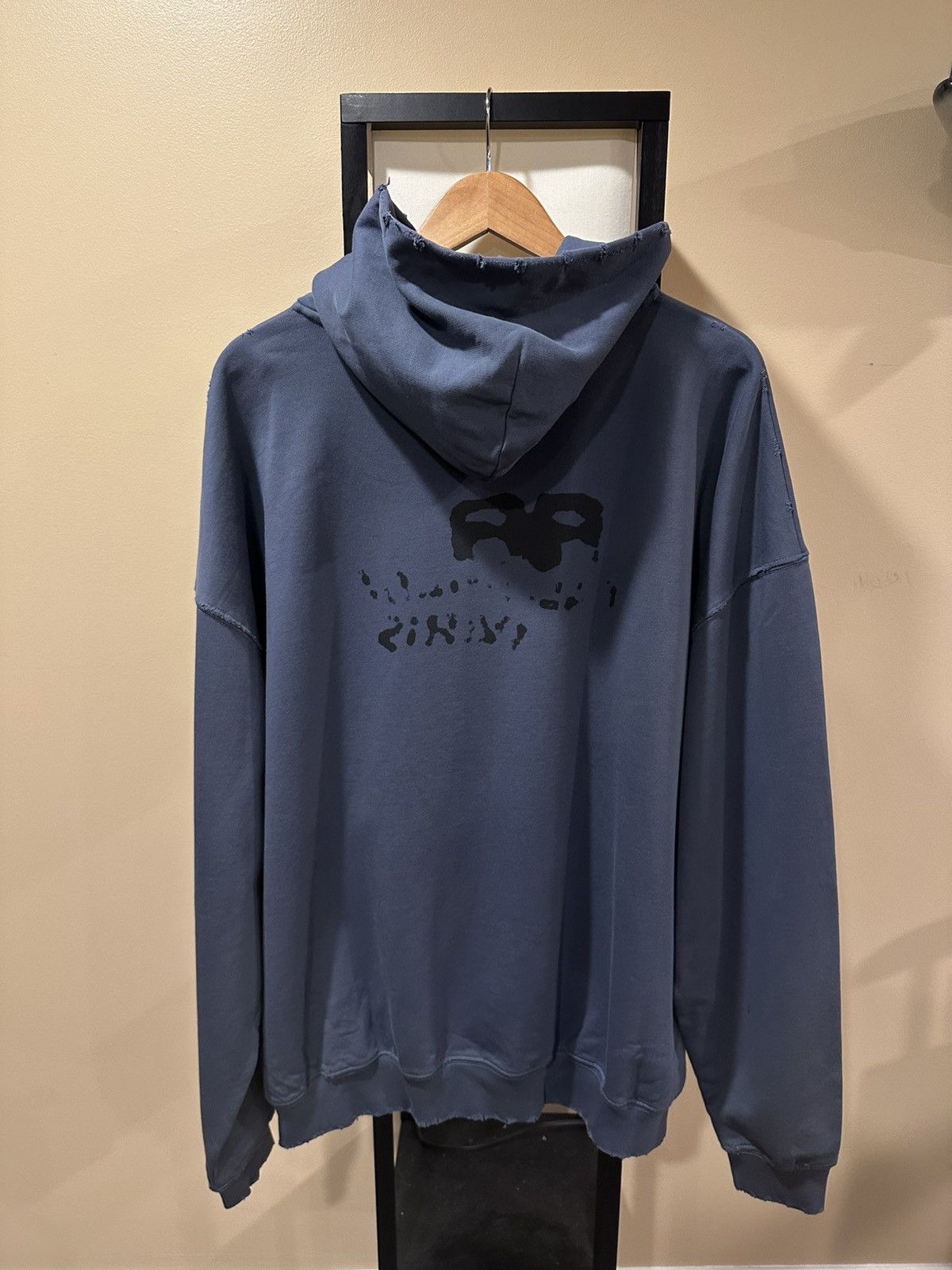 Balenciaga Balenciaga Oversize Spray Bleach Print Logo Dark Blue Hoodie Size US XXS / EU 40 - 2 Thumbnail