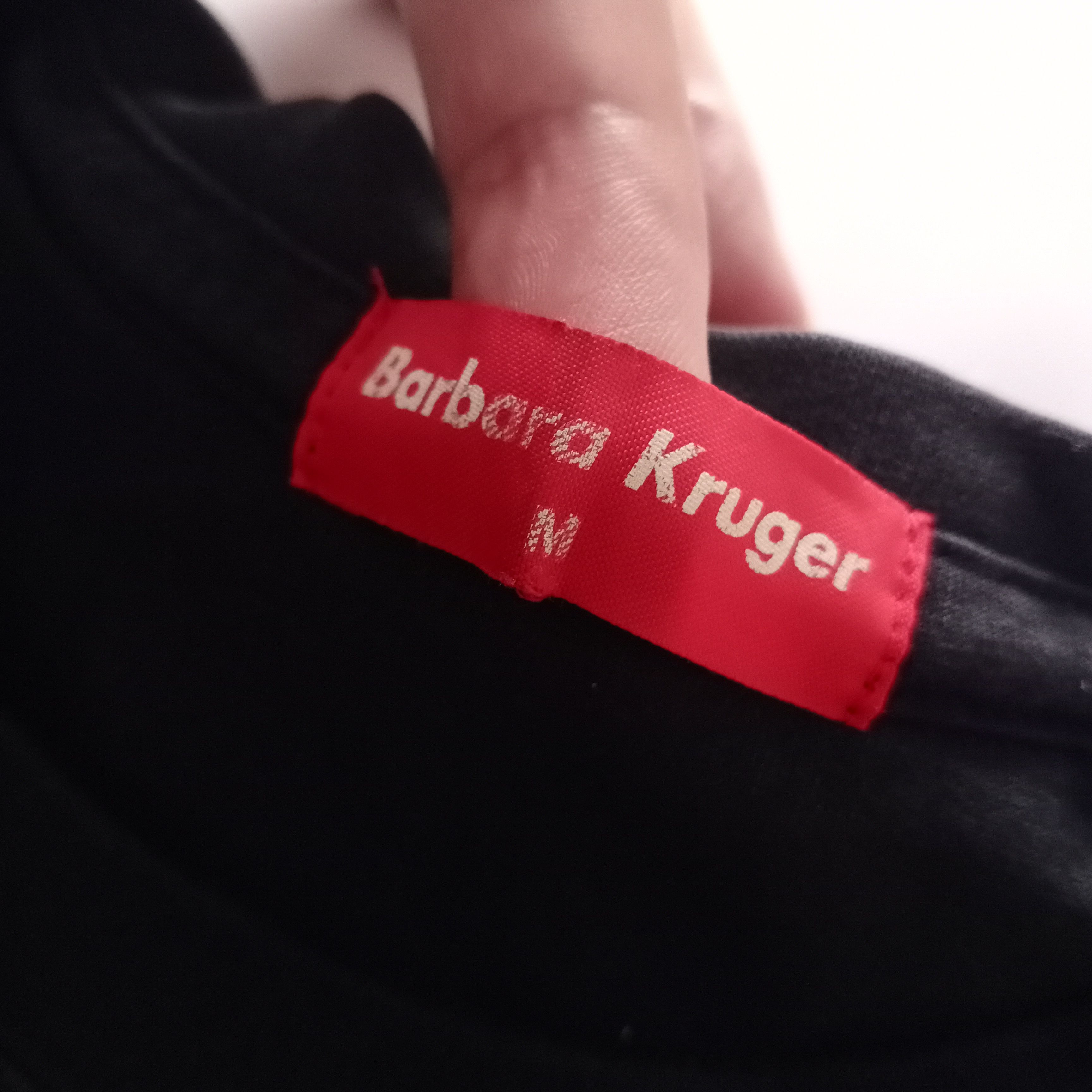 Barbara Kruger × Uniqlo × Vintage Barbara Kruger Your Body Battleground Big Print T shirt Size US L / EU 52-54 / 3 - 3 Thumbnail