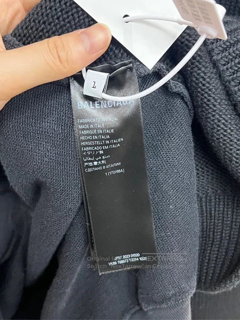 Balenciaga Balenciaga Manchester United Embroidered Sweatshirt. Size US S / EU 44-46 / 1 - 5 Thumbnail