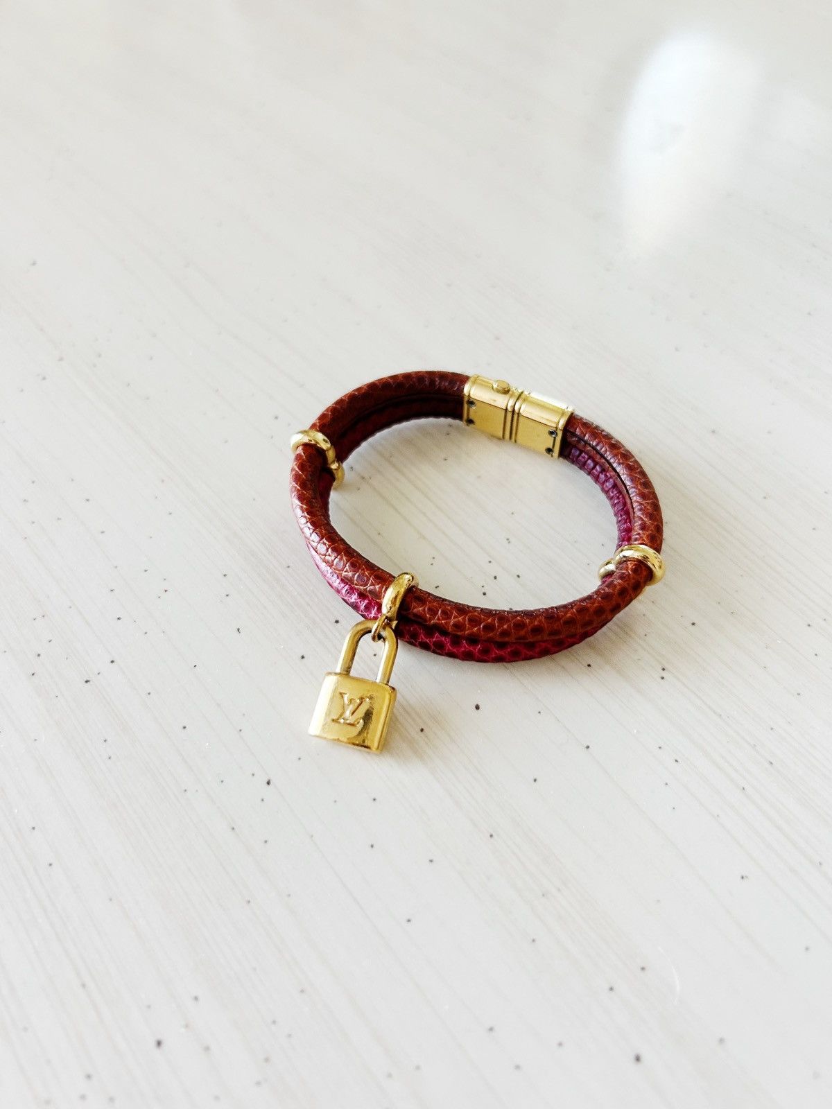 Louis Vuitton Louis Vuitton Lock Bracelet Size ONE SIZE - 2 Thumbnail