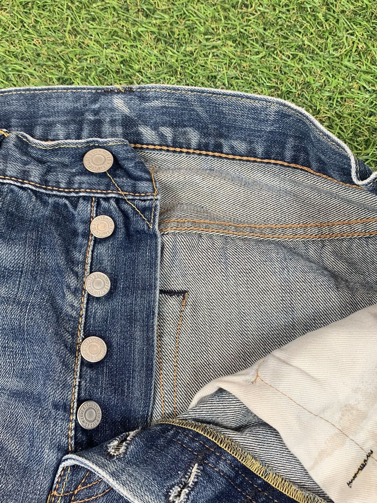 Levi's Vintage Levi’s 501 jeans denim faded style size 32x30 Size US 32 / EU 48 - 9 Thumbnail