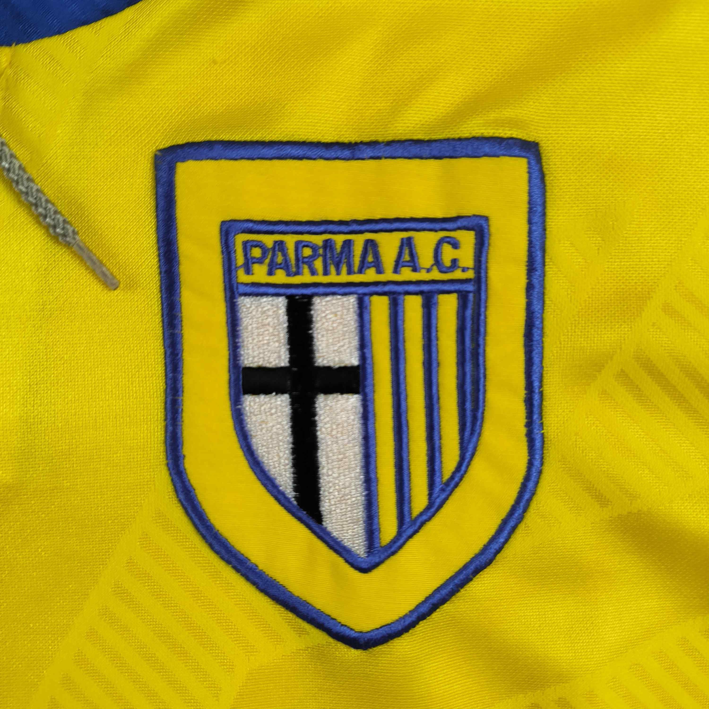 Umbro Parma 1993-95 Umbro away football jersey shirt size XL Size US XL / EU 56 / 4 - 4 Thumbnail
