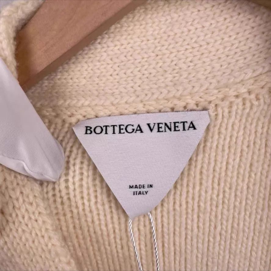 Bottega Veneta BOTTEGA VENETA Ivory Logo Embossed Knit Jacket S Size S / US 4 / IT 40 - 2 Thumbnail