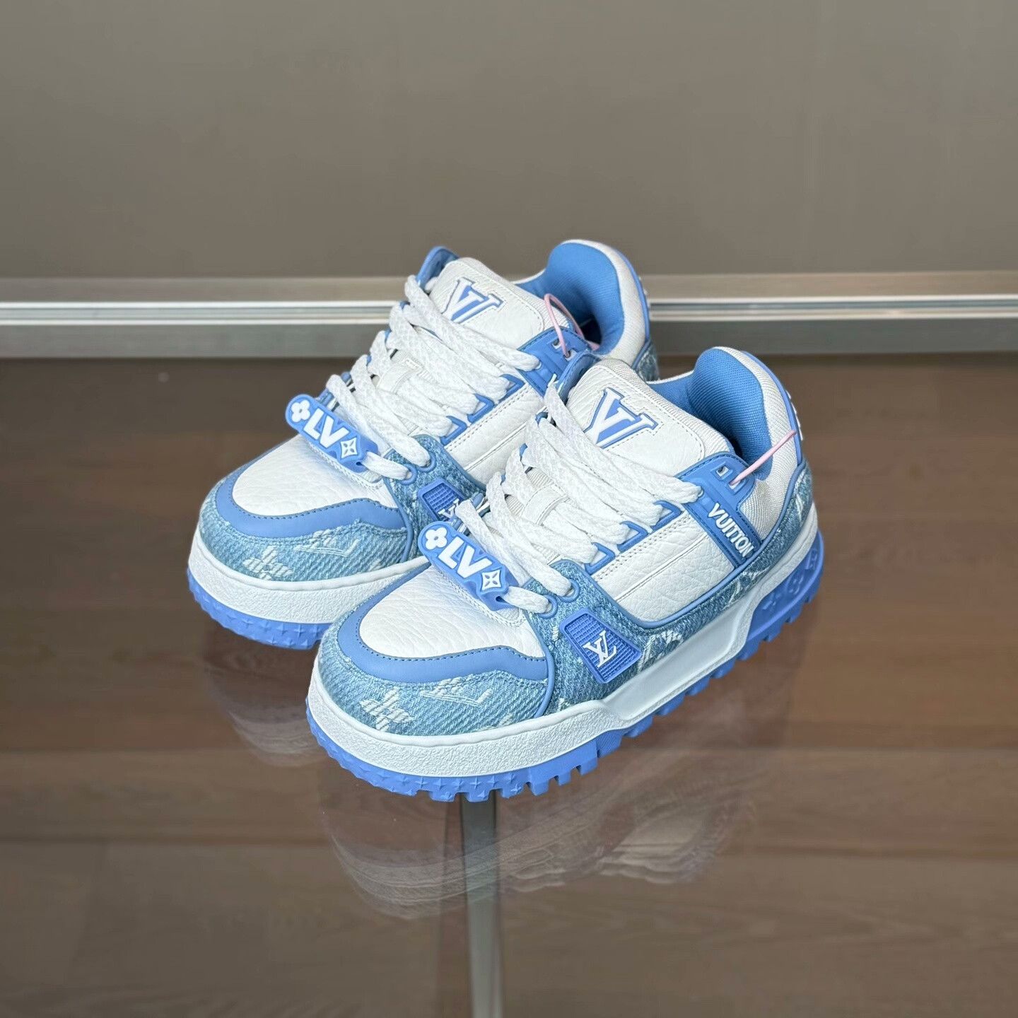 Louis Vuitton Louis Vuitton Training Blue Lowtop Sneakers 35 Women Size US 5 / IT 35 - 1 Thumbnail
