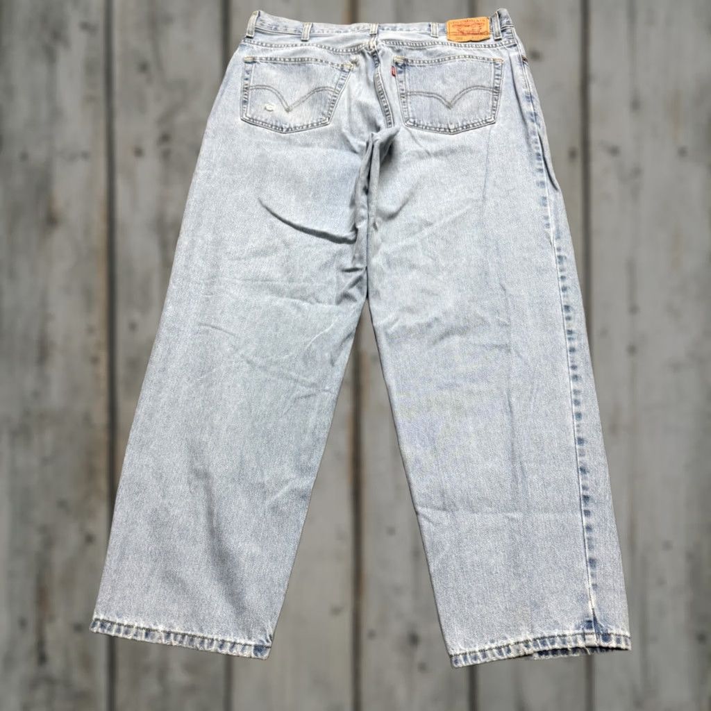 Denime VINTAGE Levi 560 Denim Jeans 38x32 Light Washed Comfort Fit Taper Relaxed Y2K Mens Blue Straight Mens Size US 38 / EU 54 - 1 Thumbnail