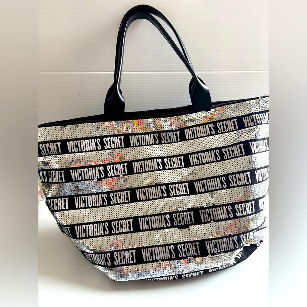 Designer Victoria's Secret Sequin Duffle Bag Size ONE SIZE - 1 Thumbnail