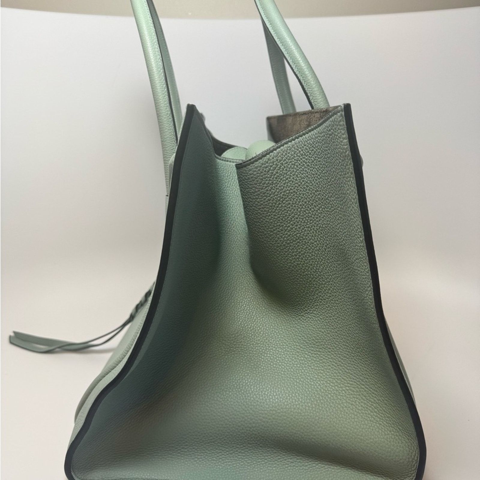 Celine Céline Phantom Tote Medium in Jade Green (Eucalyptus) W/Tag Size ONE SIZE - 8 Thumbnail