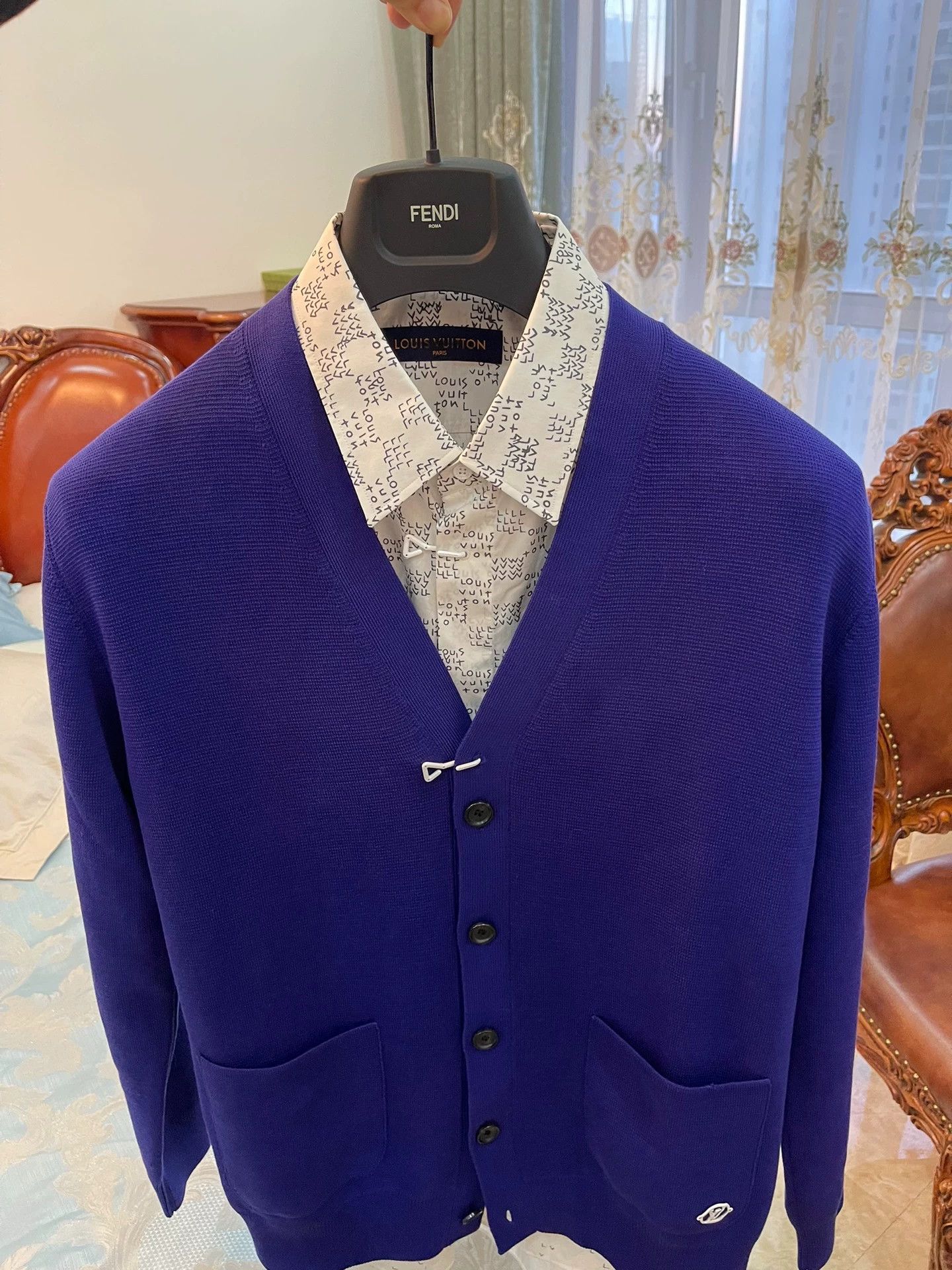 Louis Vuitton LOUIS VUITTON cardigan L new tags neutral hook logo Size US L / EU 52-54 / 3 - 1 Thumbnail