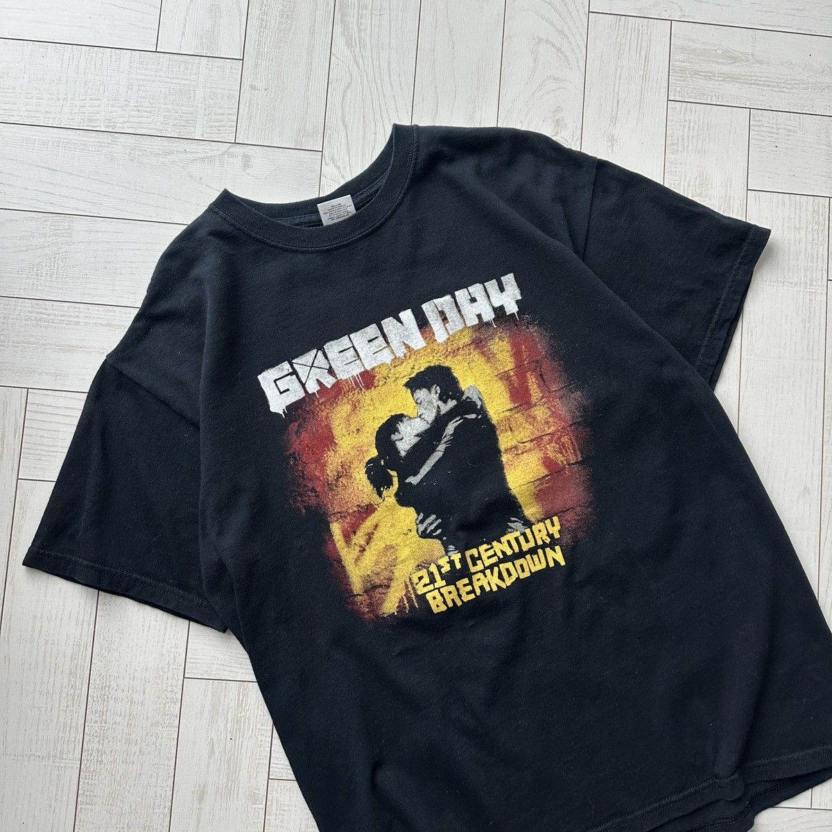 Band Tees Vintage 00s Green Day 21th Century Breakdown 2010 tour tee Size US L / EU 52-54 / 3 - 5 Thumbnail