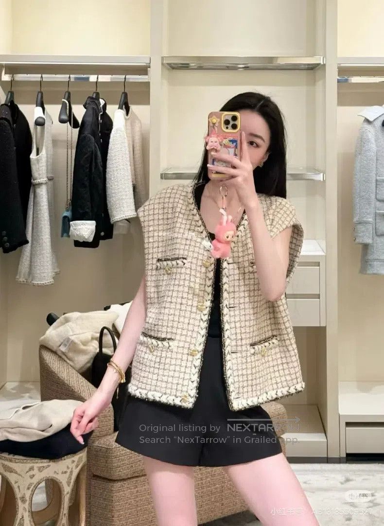 Chanel Chanel White gold silhouette vest Size XS / US 0-2 / IT 36-38 - 4 Thumbnail