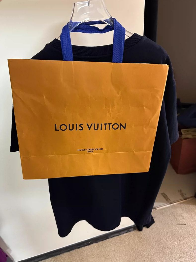 Louis Vuitton Louis Vuitton Dark print full print pocket short sleeve Size US M / EU 48-50 / 2 - 2 Thumbnail