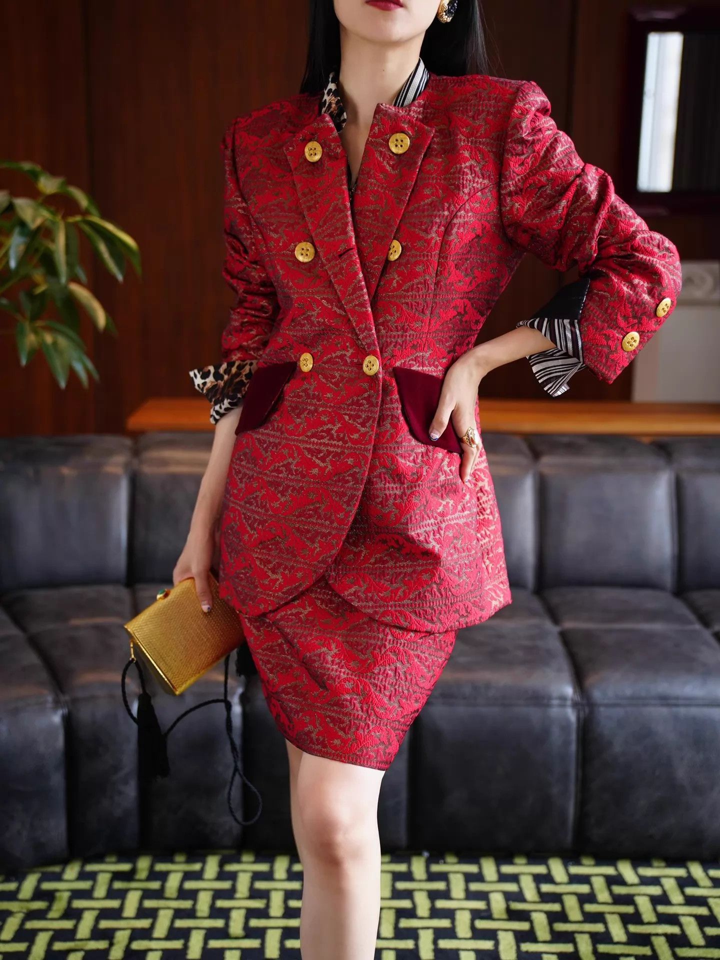 Givenchy Givenchy Vintage Red Gold Embossed Velvet Skirt Set 42/L Size M / US 6-8 / IT 42-44 - 8 Thumbnail