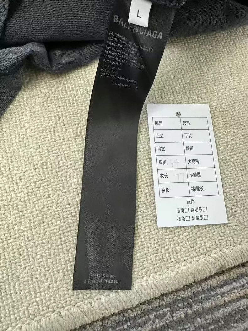 Balenciaga Balenciaga FW22 XXXL Size Letter Printed Crew Neck Short S Size US L / EU 52-54 / 3 - 5 Thumbnail