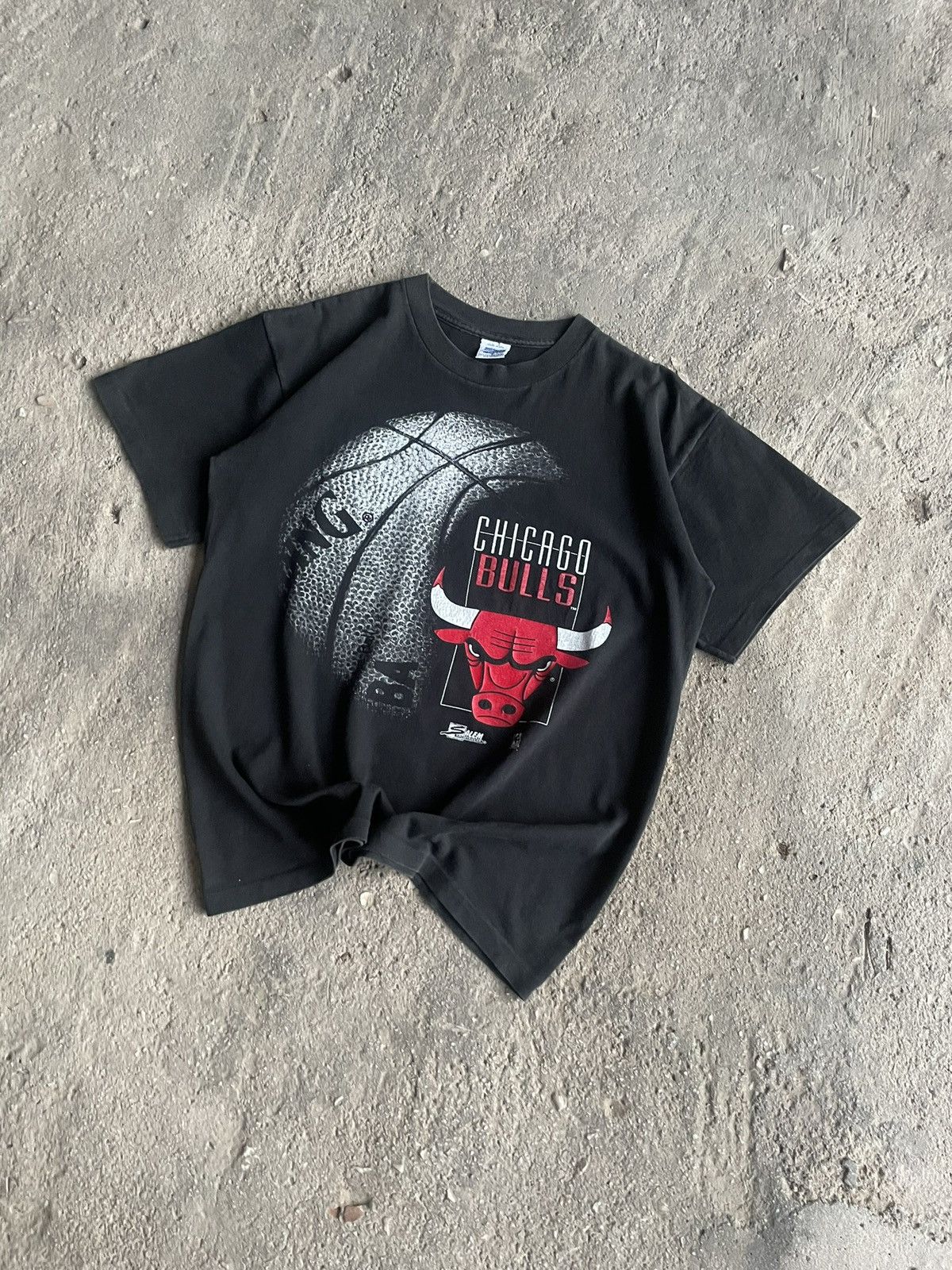 NBA 90s Single stitch Salem sportswear Chicago Bulls NBA tee Size US L / EU 52-54 / 3 - 1 Thumbnail
