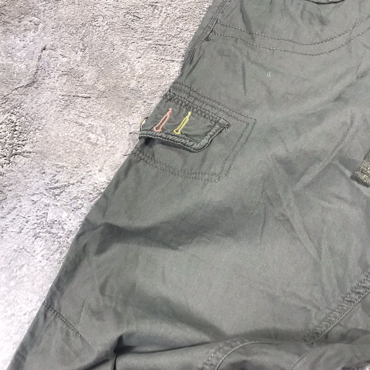 Vintage Vintage Y2K Baggy Cargo Pants Distressed Techwear Logo 32 Size 32" / US 10 / IT 46 - 3 Thumbnail