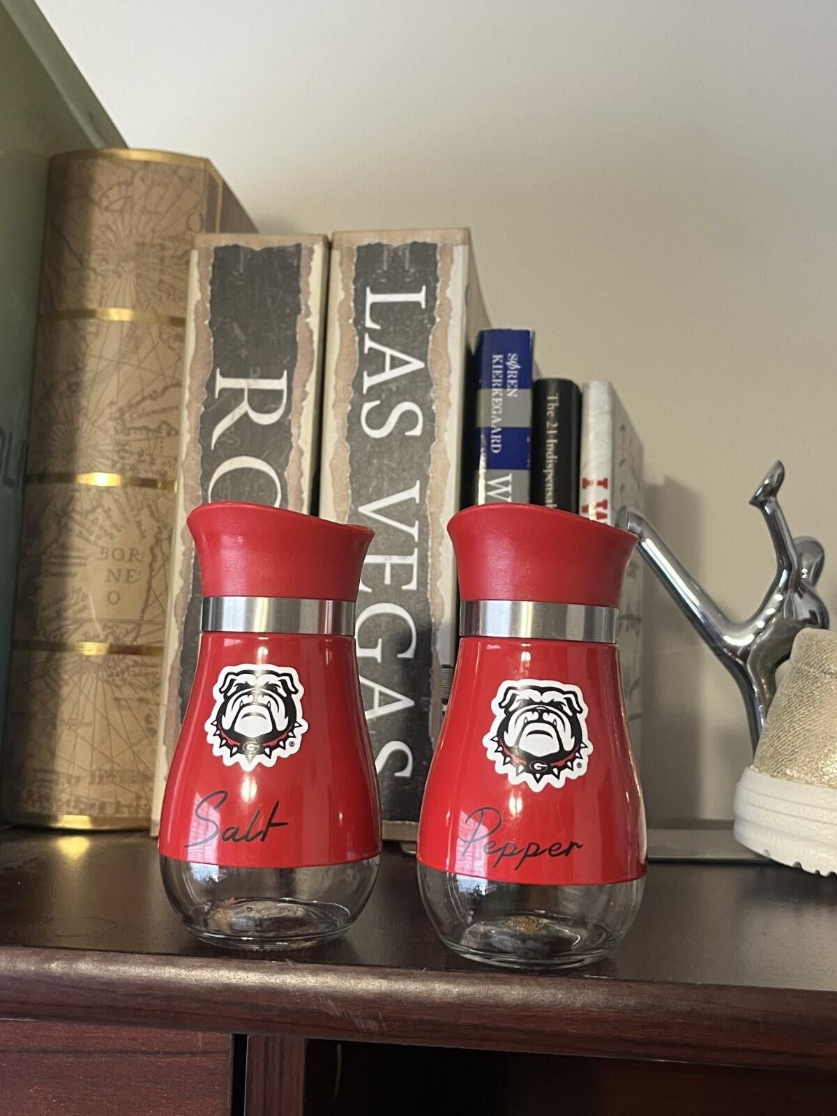 The Unbranded Brand Georgia Bulldogs Stainless Steel Salt & Pepper Shaker Size ONE SIZE - 1 Preview