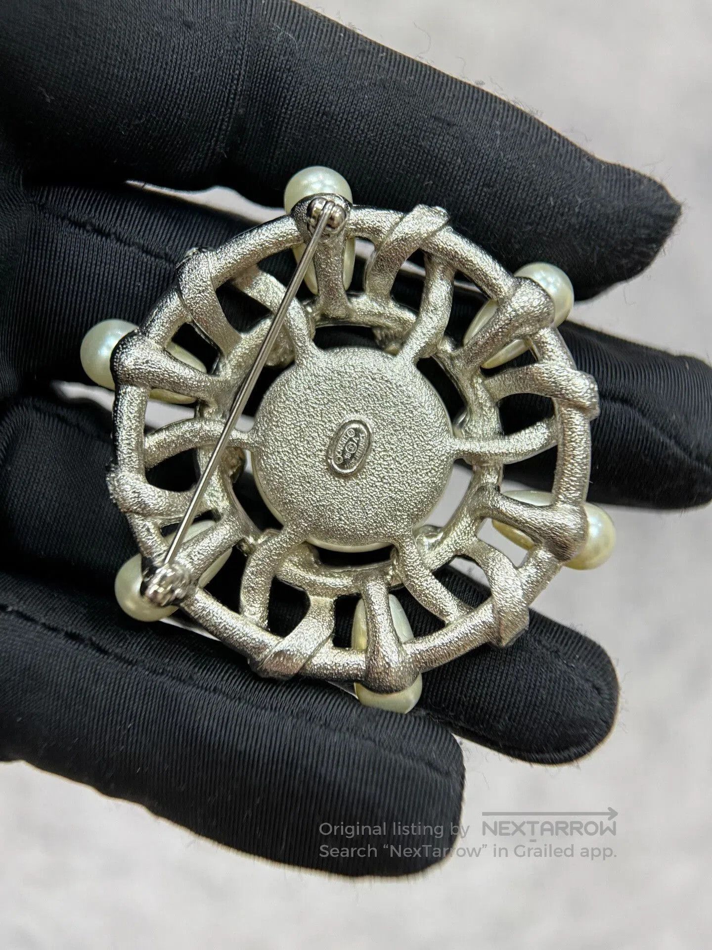 Chanel Chanel Pearl and Crystal Sunflower Brooch. Size ONE SIZE - 3 Thumbnail