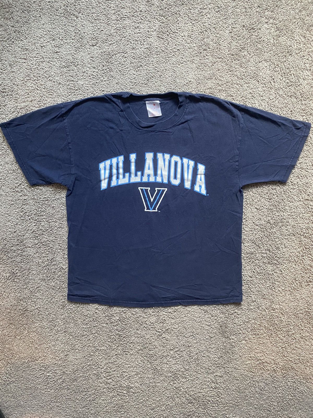 Vintage Vintage Y2K Villanova Tee Shirt Size US L / EU 52-54 / 3 - 1 Thumbnail
