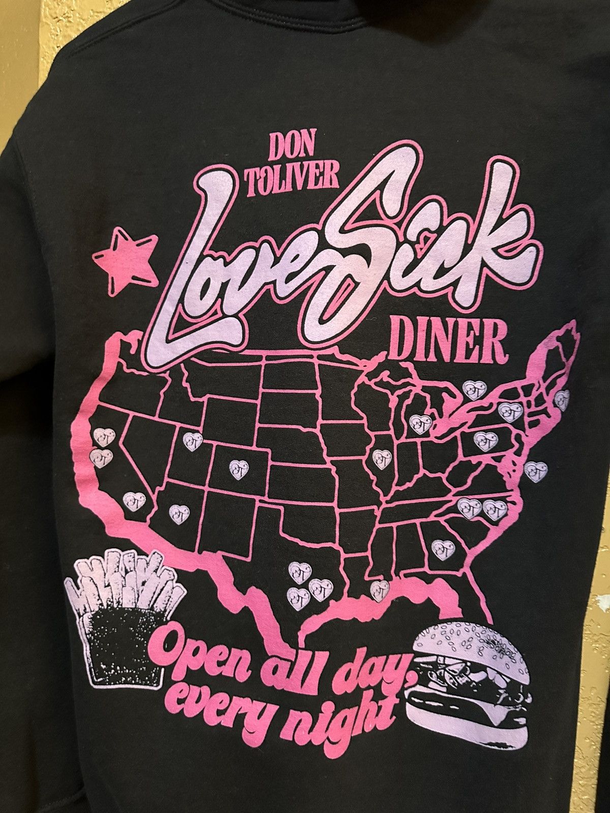 Rap Tees RARE Don Toliver Love Sick Diner Tour Hoodie Size US S / EU 44-46 / 1 - 3 Thumbnail