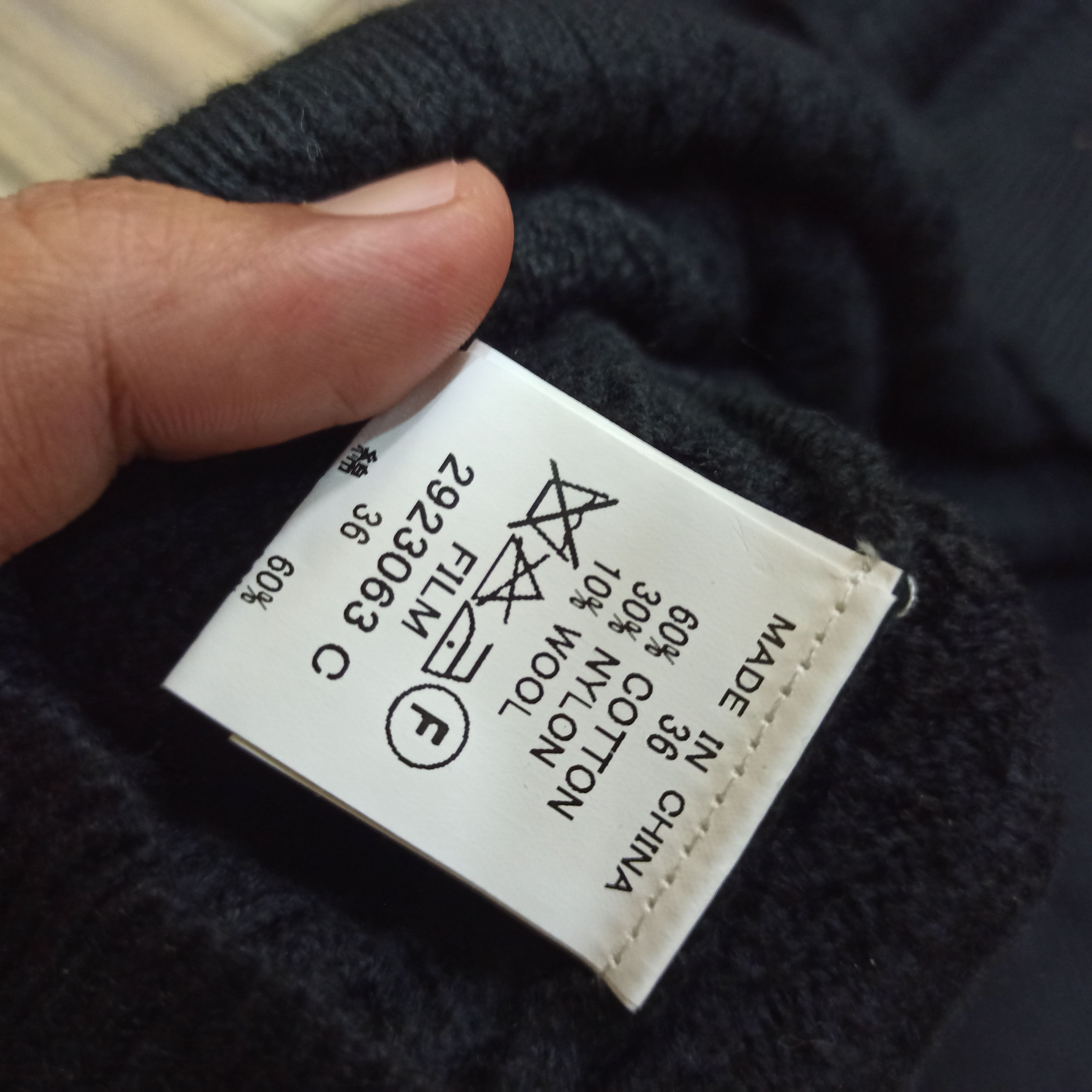 Aran Isles Knitwear Japanese Double Standard Knitwear V-neck Style Gucci Size US M / EU 48-50 / 2 - 7 Thumbnail