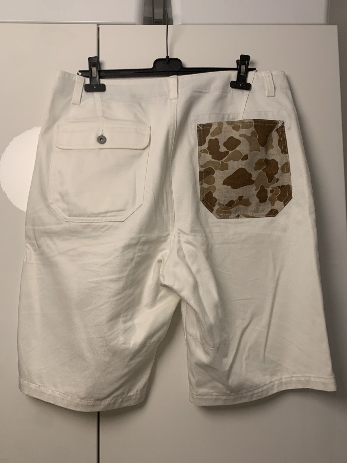 Wide shorts with camo patch
