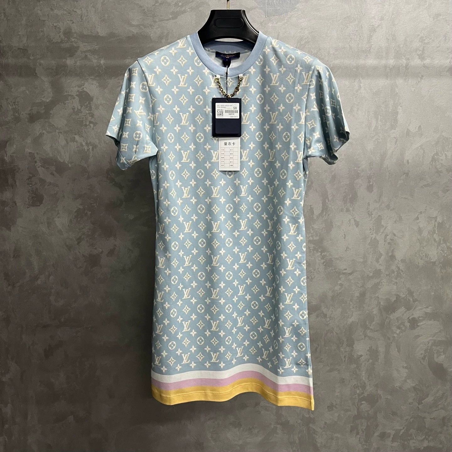 Louis Vuitton Louis Vuitton Slim Long Blue T-Shirt XS Women Size XS / US 0-2 / IT 36-38 - 1 Thumbnail