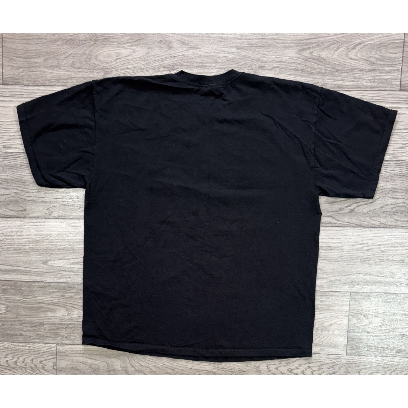 Gildan VINTAGE Sex Drugs Status Qwo Y2k Humor Art Rock Band T-Shirt Black XL Men Short Sleeve T-Shirt Size US XL / EU 56 / 4 - 2 Thumbnail