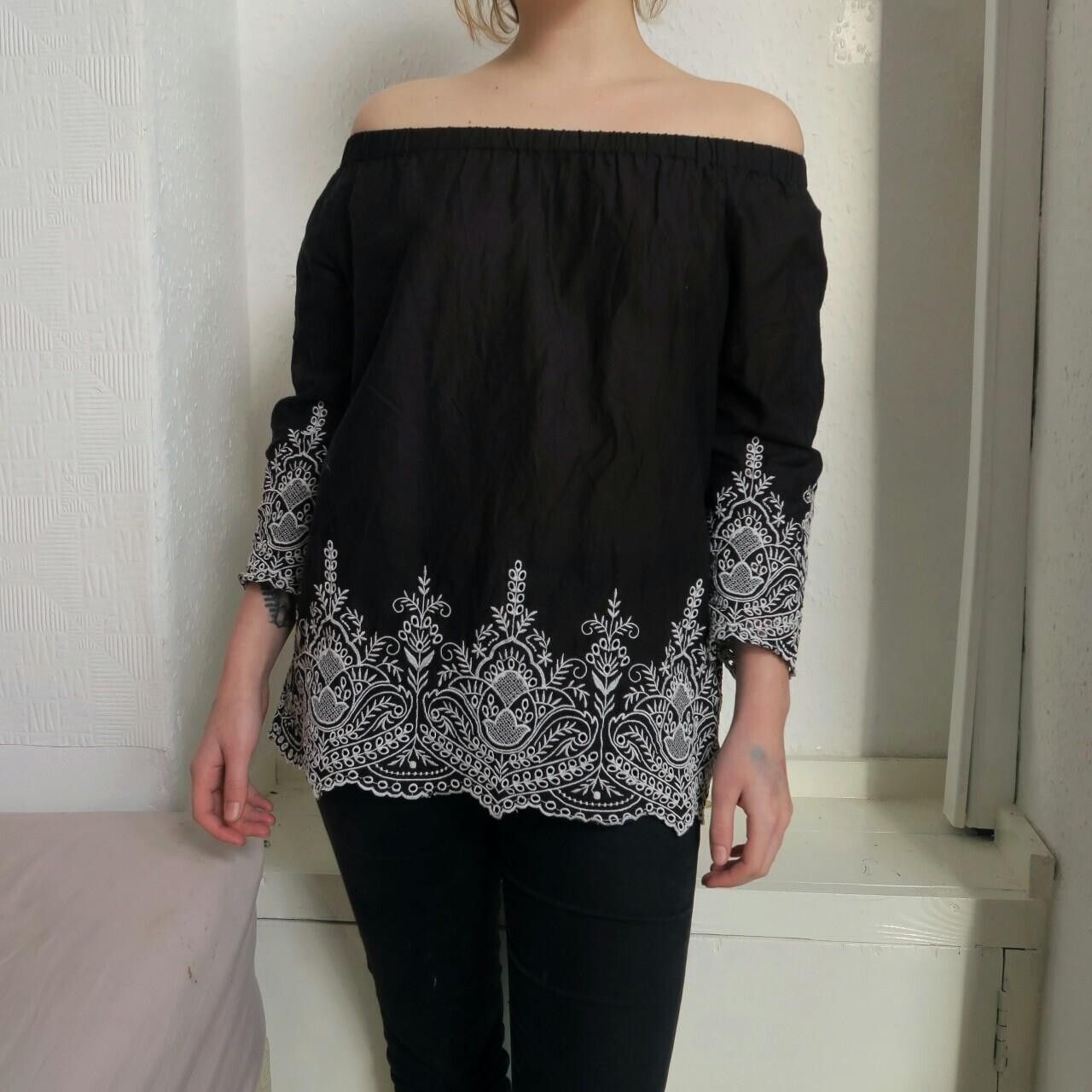 Zara Zara Embroidered Off Shoulder Blouse Black White ( S ) Size S / US 4 / IT 40 - 4 Thumbnail