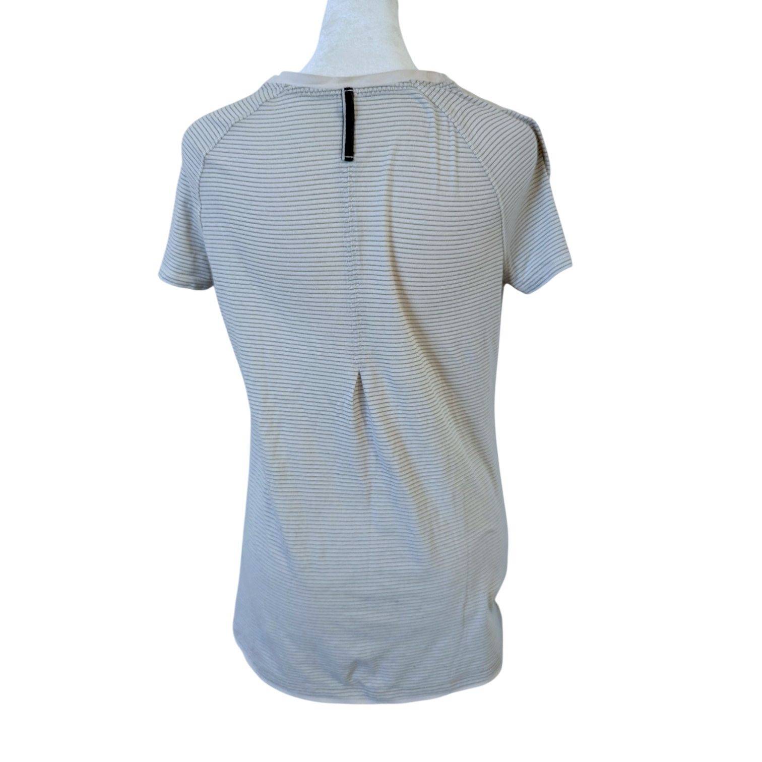Lululemon Lululemon Athletic Striped Cream Short Sleeve Tshirt Size 6 Size S / US 4 / IT 40 - 2 Thumbnail