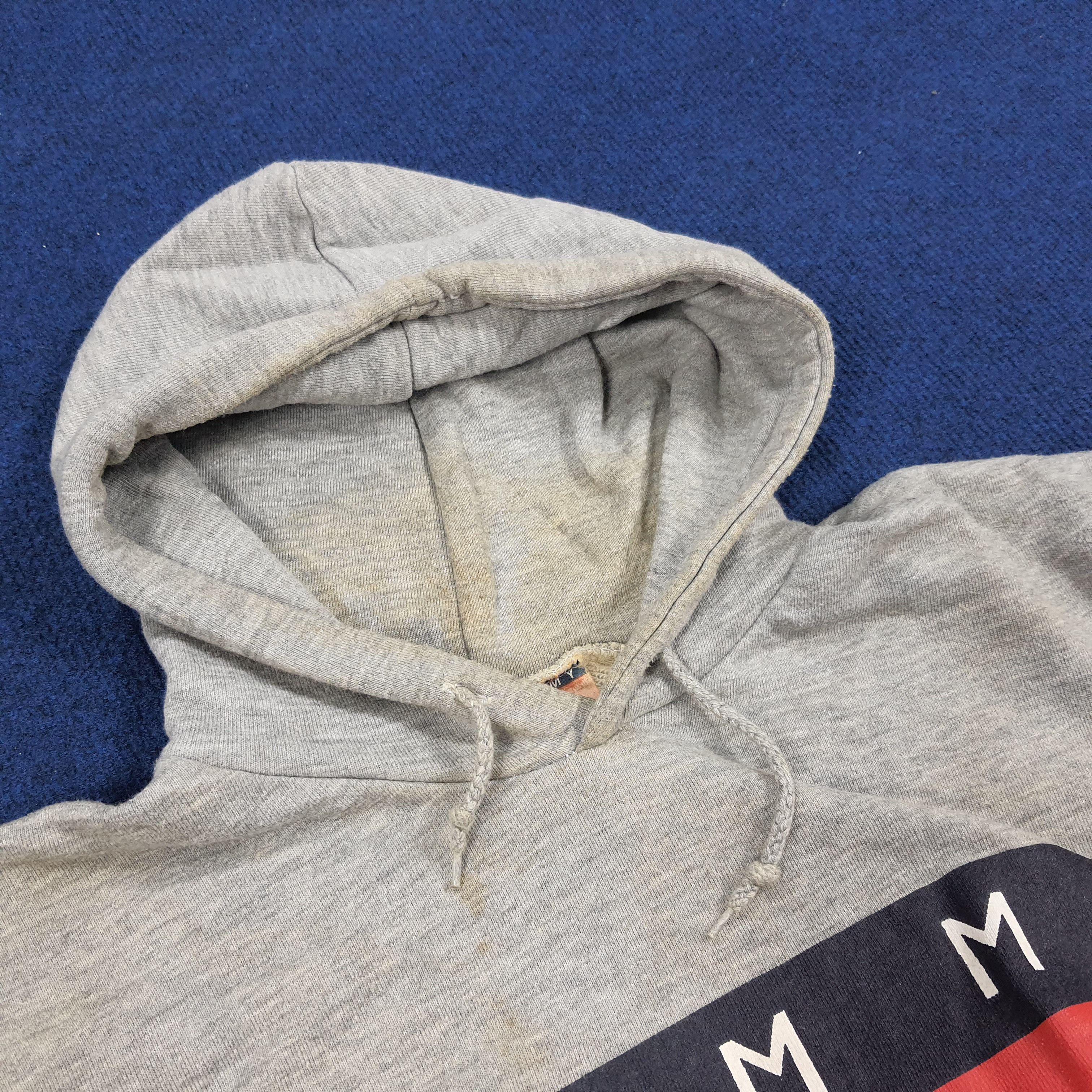 Tommy Hilfiger × Vintage Vintage Tommy Hilfiger Big Logo Hoodie Size US L / EU 52-54 / 3 - 4 Thumbnail