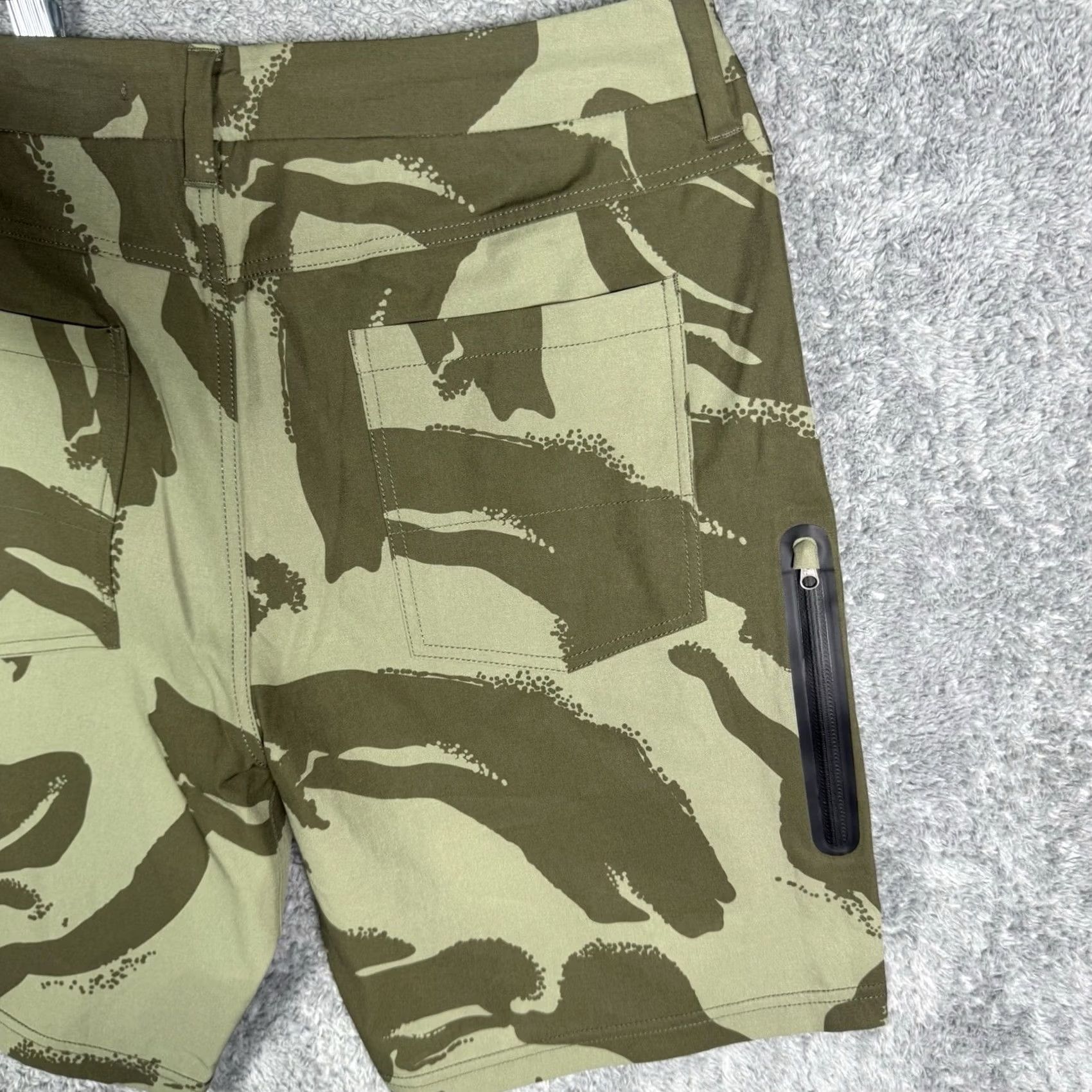 Roark Roark Shorts Mens 32x8 Explorer 2.0 Hybrid Camo Stretch Green Wicking Zip Pocket Size US 32 / EU 48 - 5 Thumbnail