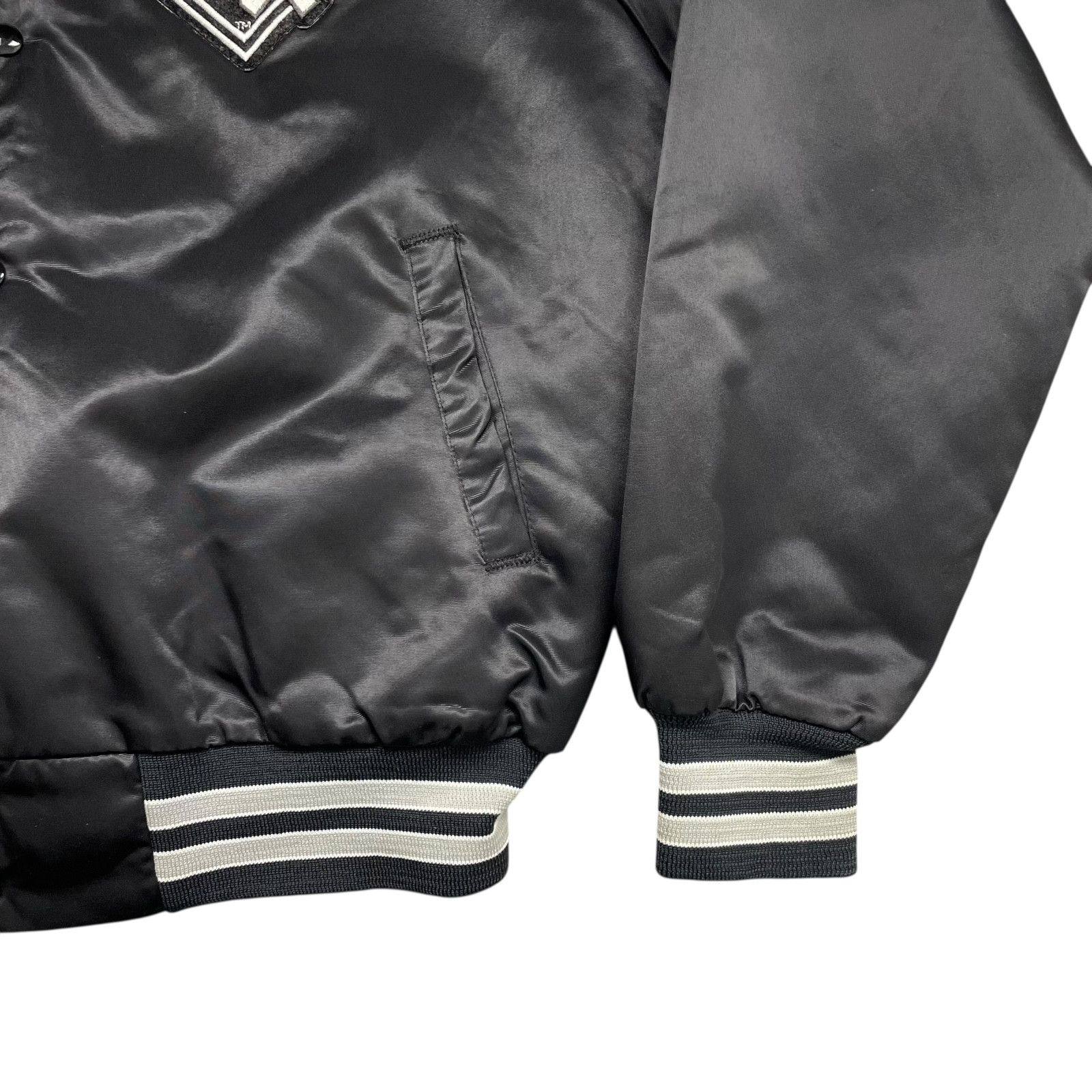 MLB VTG 90s CHICAGO WHITE SOX CHALK LINE SATIN JACKET SPELL OUT Size US L / EU 52-54 / 3 - 5 Thumbnail