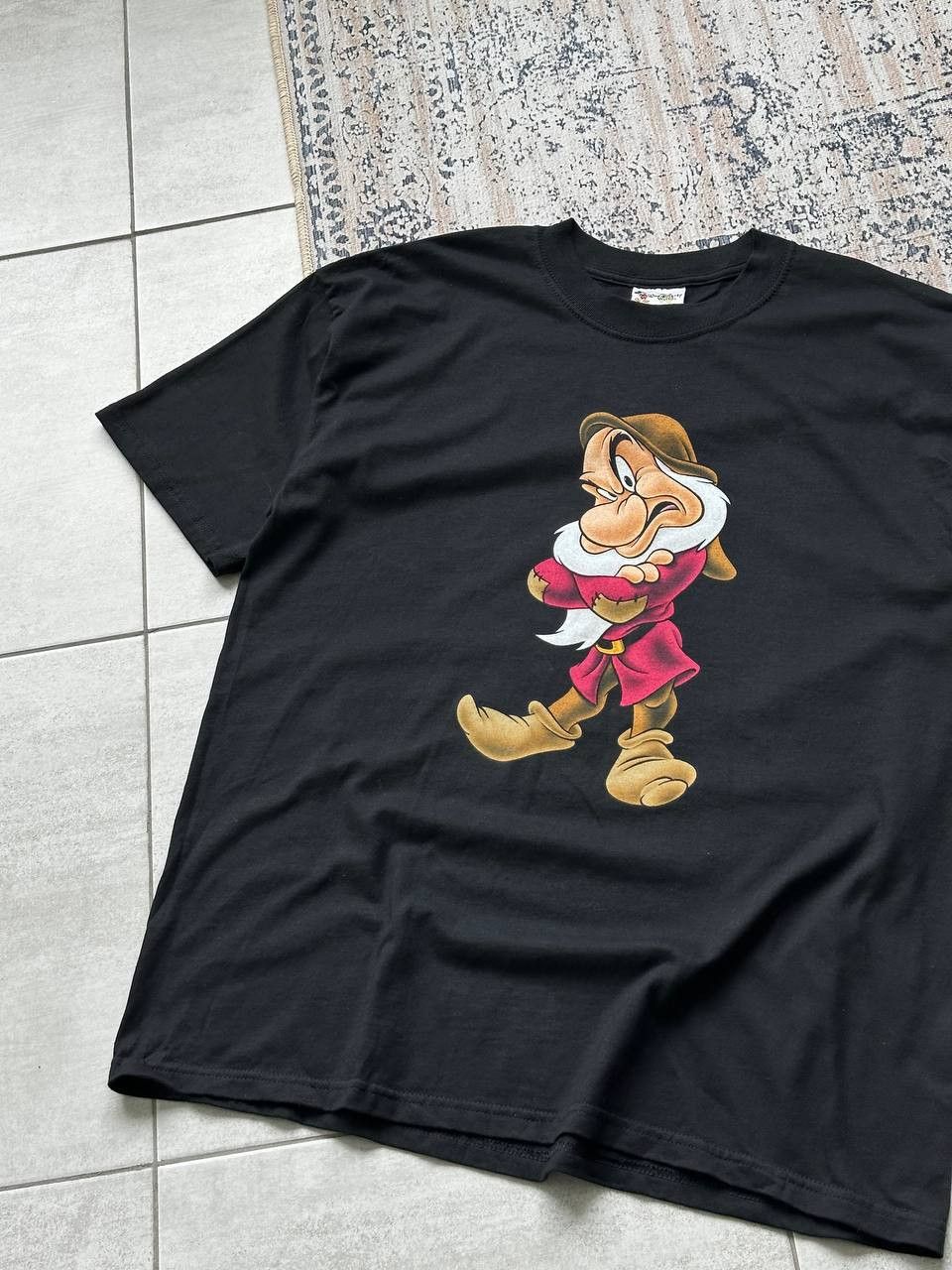 Disney × Vintage Vintage Grumpy Snow White Seven Dwarfs Disney T-Shirt Size US L / EU 52-54 / 3 - 3 Thumbnail