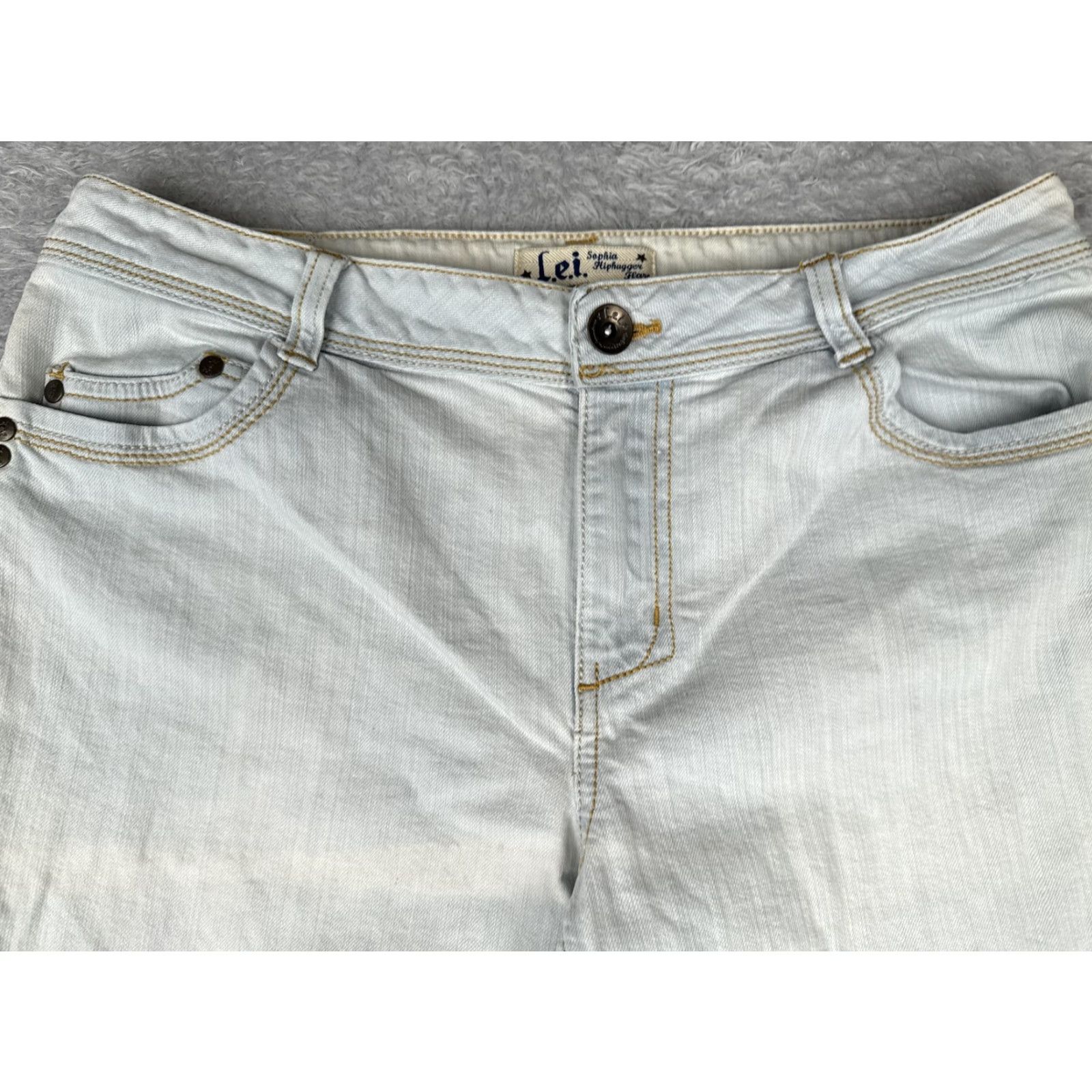 Vintage L.e.i. Sophia Hiphugger Flare Jeans Womens 12 Light Blue Wash Denim 5-Pocket Stretch Low Rise Flared 99% Cotton 1% Spandex Size 24" / US 00 / IT 34 - 4 Thumbnail