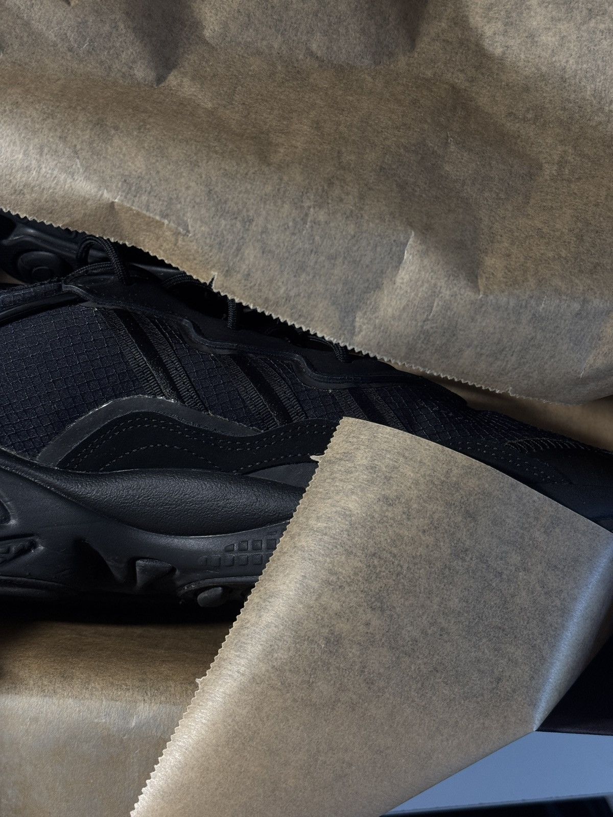 Adidas Adidas Ozweego “Core Black” (FV9665) – Used Size US 11 / EU 44 - 11 Thumbnail