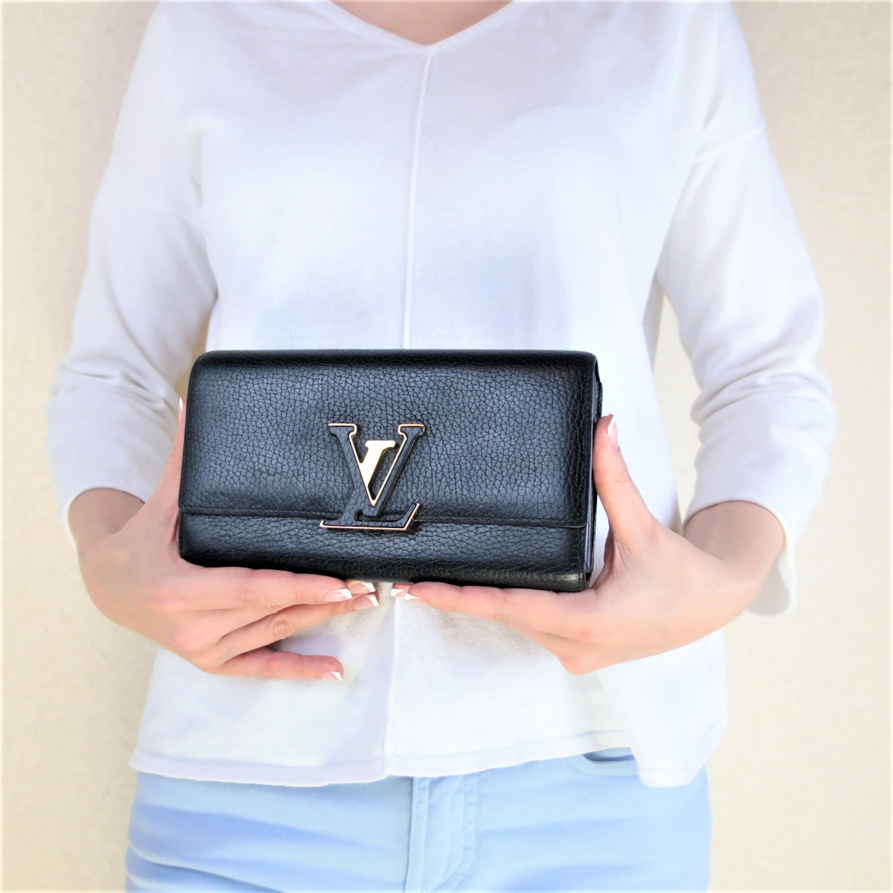 Louis Vuitton Black Taurillon Leather Capucines Wallet